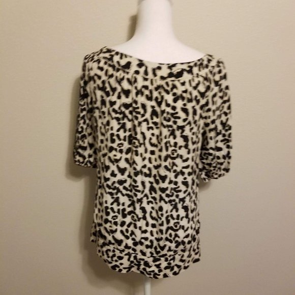 White House Black Market / Medium / Silk Leopard P - Picture 3 of 4